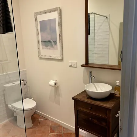 Spacious 5-Bedroom House In Town Center With Ac, Sleeps 8-10 Ferienhaus Limoux